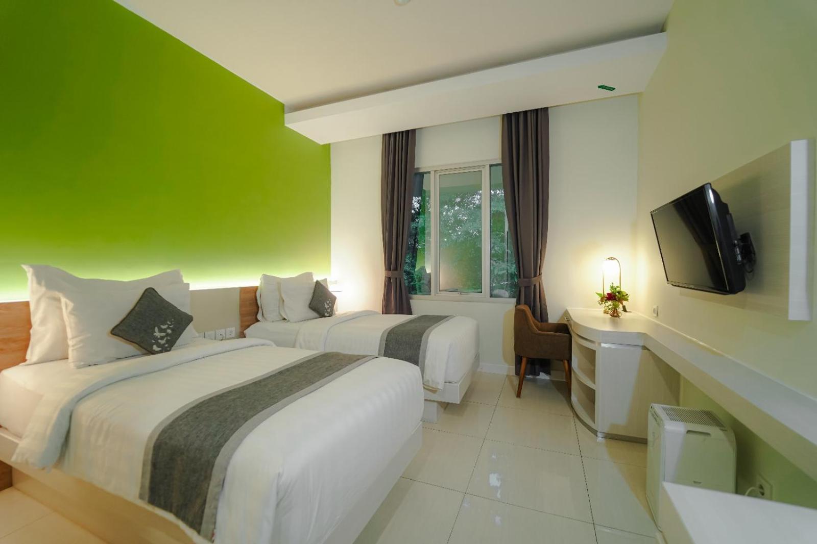 Patra Bandung Hotel Exterior foto